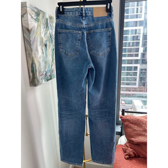 H&M | High-Rise 90’s Straight Leg Distressed Jeans | Size 2 - Picture 2 of 4
